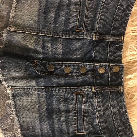 American Eagle denim shorts - lot of 2 - both sz 6 - Picture 2 of 8
